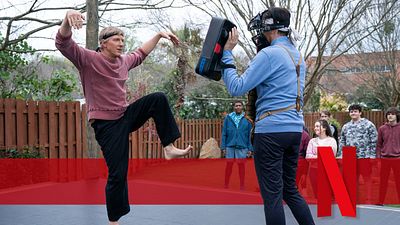 bild aus der news "Cobra Kai": Den wohl witzigsten Gastauftritt in Staffel 4 dürften selbst eingefleischte "Karate Kid"-Fans verpasst haben