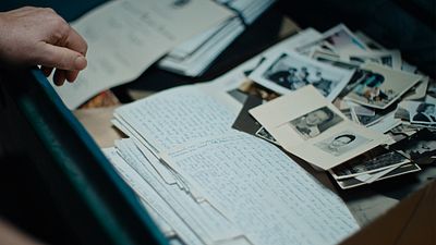 bild aus der news Eine außergewöhnliche Liebesgeschichte beginnt in einem KZ: Trailer zu "Nelly & Nadine" – bald im Kino