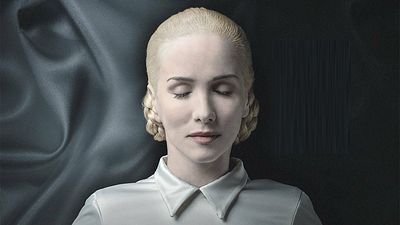 bild aus der news Ohne Madonna, dafür mit gleich vier Leichen: Deutscher Trailer zur Biopic-Mini-Serie "Santa Evita"