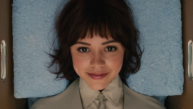 bild aus der news Gefeierter Sci-Fi-Stoff mit "Wednesday"-Star: Jenna Ortega ist im ersten Trailer zu "Klara und die Sonne" ein Roboter-Mädchen