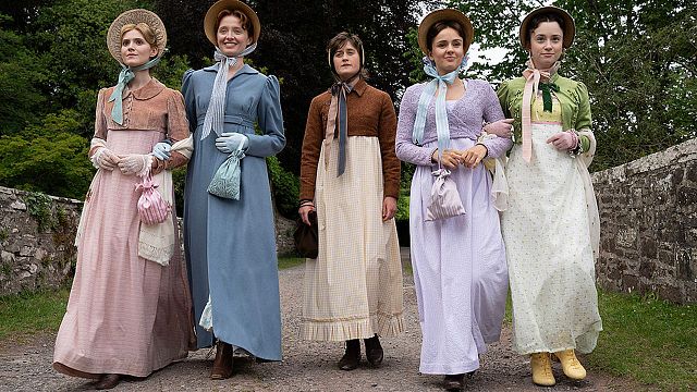 bild aus der news Für "Bridgerton"- & Jane-Austen-Fans: Trailer zu "The Other Bennet Sister" mit "Star Wars"- & "Game Of Thrones"-Stars