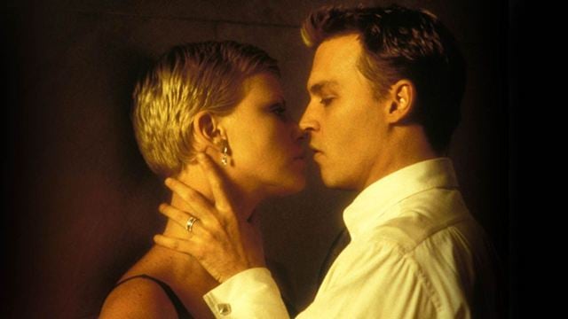 Streaming-Tipp: Johnny Depp und Charlize Theron stoßen in dieser Sci-Fi-Perle auf ein mysteriöses Geheimnis aus dem Weltraum