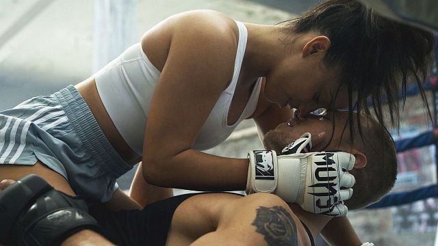 bild aus der news TV-Premiere: Prickelnd, romantisch und mit knallharten Kloppereien – die Action-Variante der "After"-Reihe!