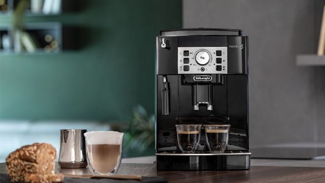 Kaffeevollautomat im Deal bei Amazon: Der DeLonghi Magnifica S tanzt geschmacklich in der Premium-Klasse