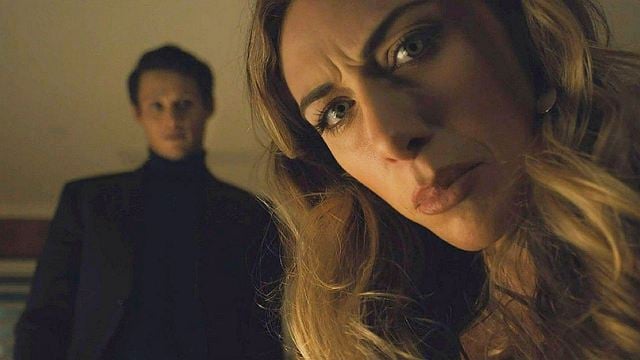 Creepy Psycho-Thriller trifft abgefahrene Home-Invasion-Comedy: Deutscher Trailer zu "Who Invited Them"