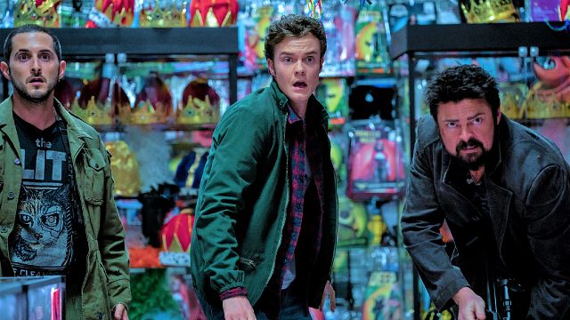 bild aus der news "The Boys"-Reunion: Erste Bilder zum neuen Thriller "Neighborhood Watch" zeigen zwei Stars der Amazon-Serie in ungewohntem Look