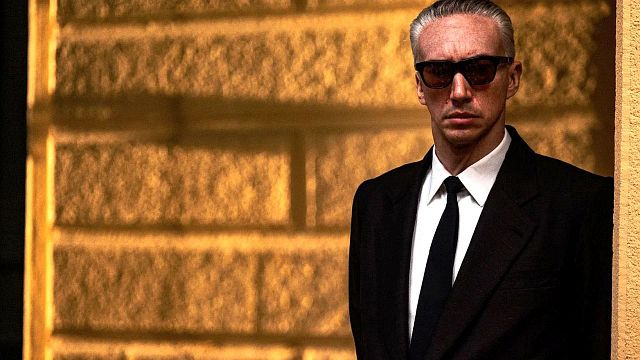 bild aus der news Im neuen Trailer zu "Ferrari" überzeugt "Star Wars"-Schurke Adam Driver als Rennsport-Legende