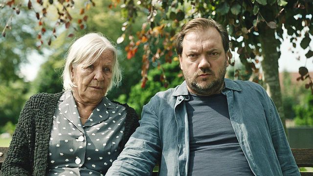 bild aus der news Streaming-Tipp: "Mittagsstunde" mit Charly Hübner