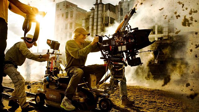 bild aus der news Die Arbeiten am neuen Film von "Transformers"-Mastermind Michael Bay waren so gefährlich, dass nicht einmal der Regisseur selbst ans Set durfte!