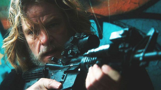 bild aus der news In 2 Tagen gibt‘s Kriegs- & Häuserkampf-Action mit realen Elitesoldaten: Deutscher Trailer zum knallharten Rache-Thriller "Sunray: Fallen Soldier"