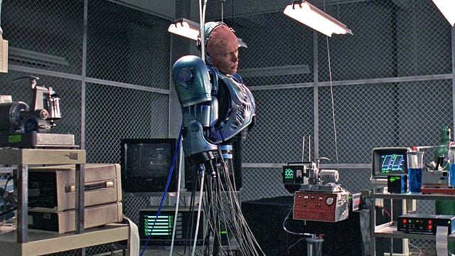 bild aus der news Nach über 20 Jahren auf dem Index: Brutaler Sci-Fi-Actioner des "Star Wars: Das Imperium schlägt zurück"-Machers erscheint ungekürzt