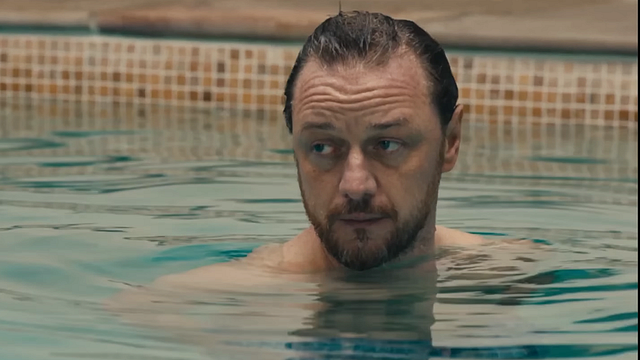 bild aus der news Nach "Speak No Evil": "X-Men"-Star macht erneut Jagd auf eine Familie im ersten Trailer zum Horror-Thriller "Pose"