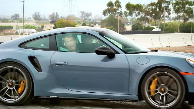 bild aus der news Eine der besten Serien der letzten Jahre geht heute weiter – mit dem Schauspiel-Comeback einer "Zurück in die Zukunft"-Legende