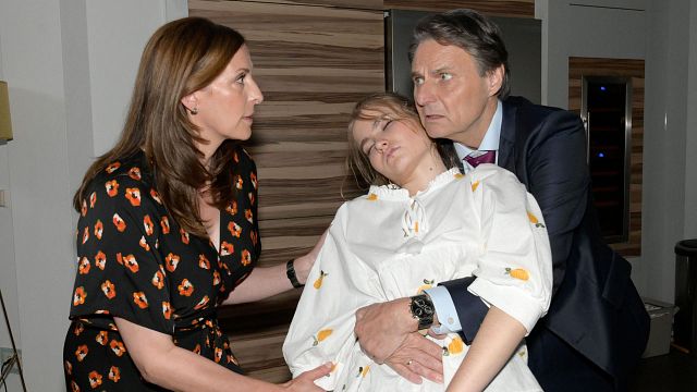 bild aus der news GZSZ-Spoiler: Johanna stellt Katrin und Jo zur Rede - bei der Wahrheit bricht sie völlig zusammen