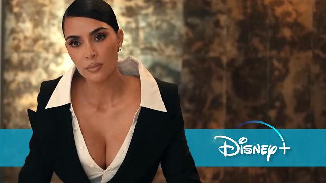 bild aus der news Ab heute auf Disney+: Die neue Serie vom "Monster"- und "American Horror Story"-Macher - mit absoluter Starbesetzung!