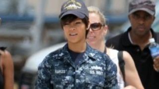 bild aus der news "Battleship": Behind-the-scenes-Video zeigt Rihanna als toughe Soldatin