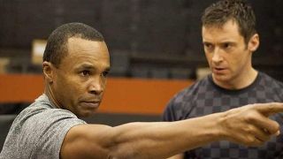 bild aus der news "Real Steel"-Featurette: Sugar Ray Leonard lässt Hugh Jackman schwitzen