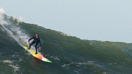 bild aus der news Erster deutscher Trailer zum Surfer-Drama "Mavericks" mit Gerard Butler