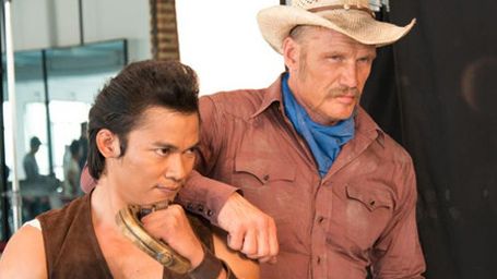 bild aus der news Dolph Lundgren trifft auf Tony Jaa im Martial-Arts-Western "A Man Will Rise"