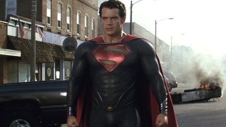 bild aus der news "Man Of Steel": Superman fliegt mit Lois Lane im explosiven TV-Spot + neues Poster