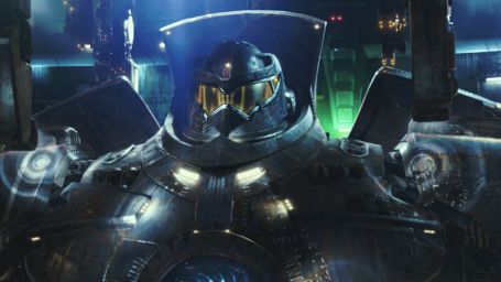 bild aus der news Charlie Hunnam als cooler "Gypsy Danger"-Pilot auf neuem Bild zum Schlachten-Epos "Pacific Rim"