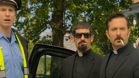 "Shaun of the Dead" trifft auf "Der Exorzist" im neuen Trailer zur Horror-Komödie "Hell Baby" + Neues Poster