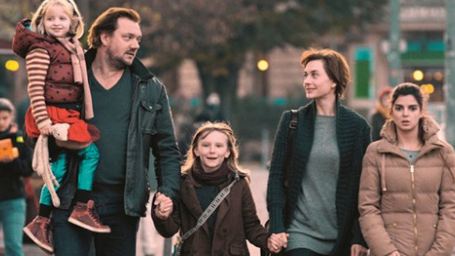 Exklusiv: Erster Trailer zur Tragikomödie "Eltern" mit Charly Hübner und Christiane Paul