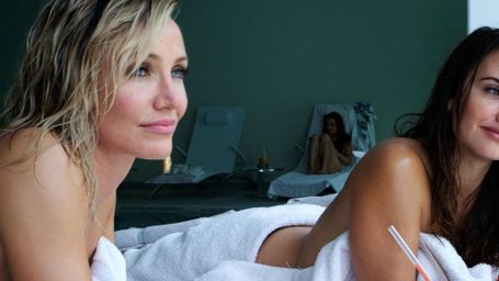 bild aus der news Erotische Spannung: Cameron Diaz und Penélope Cruz flirten nackt am Pool im neuen prickelnden Video aus "The Counselor"