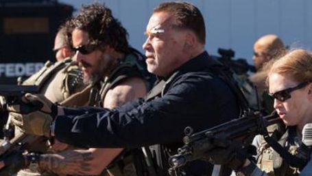 bild aus der news Arnold Schwarzenegger mit verschiedenen Waffen auf den neuen Bildern zum Action-Thriller "Sabotage"