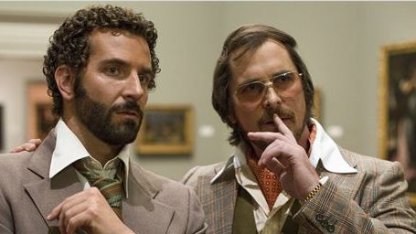 bild aus der news Christian Bale erklärt Bradley Cooper die Regeln im neuen Ausschnitt aus "American Hustle"