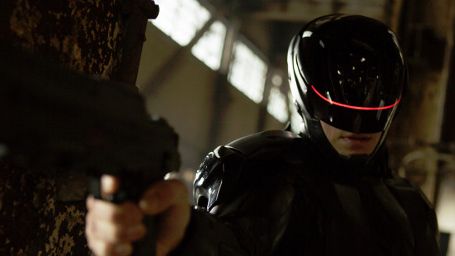 bild aus der news "Robocop": Omnicorp stellt ihre Mensch-Maschine RC2000 in viralem Video vor