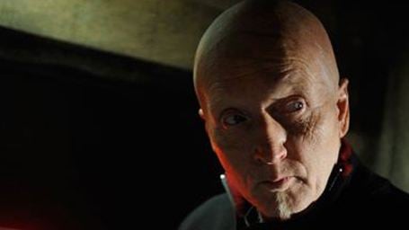  "Dark House": Neuer Trailer zum Horror-Film mit "Jigsaw"-Darsteller Tobin Bell