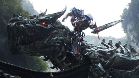bild aus der news "Transformers 4: Ära des Untergangs": Neues Poster mit Mark Wahlberg und cooler Knarre + Trailer-Ankündigung