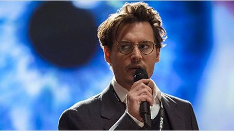 bild aus der news "So etwas würde ich nie schreiben": Regisseur Wally Pfister gibt Marketing-Team die Schuld an miesem Morgan-Freeman-Monolog im "Transcendence"-Trailer
