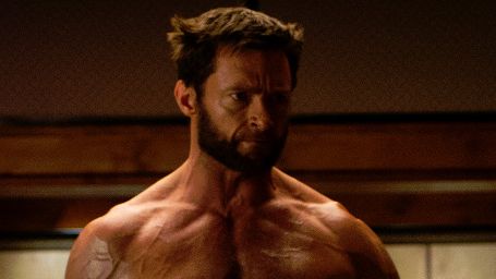 bild aus der news Glatze und Bart: Hugh Jackman präsentiert seinen neuen Look als Bösewicht Blackbeard für Joe Wrights "Pan"