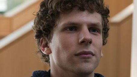 bild aus der news "Batman v Superman": Lex Luthor (Jesse Eisenberg) als hyperaktiver junger Typ mit Haaren statt Glatze?