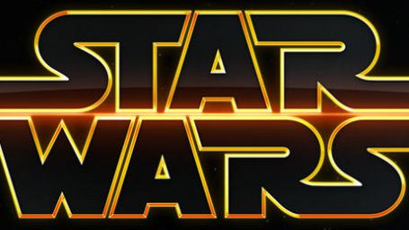 "Star Wars 7": Mark Hamill posiert vor dem Produktionsstudio und neue Bilder vom Millennium Falken
