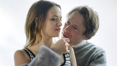 Exklusiv: Erster deutscher Trailer zum Thriller "Liebe ist das perfekte Verbrechen" mit  Mathieu Amalric