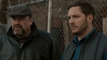 Im neuen Trailer zu "The Drop – Bargeld" geraten Tom Hardy und James Gandolfini in Schwierigkeiten