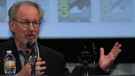 bild aus der news "St. James Place": Steven Spielberg und Tom Hanks drehen in Babelsberg