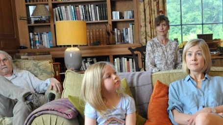 Deutscher Trailer zu "Ein Schotte macht noch keinen Sommer" mit "Gone Girl"-Star Rosamund Pike