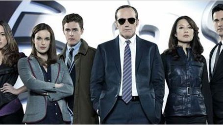 bild aus der news "Marvel's Agents of S.H.I.E.L.D.": Adrianne Palicki auf neuem Bild in hautenger Mockingbird-Kluft 