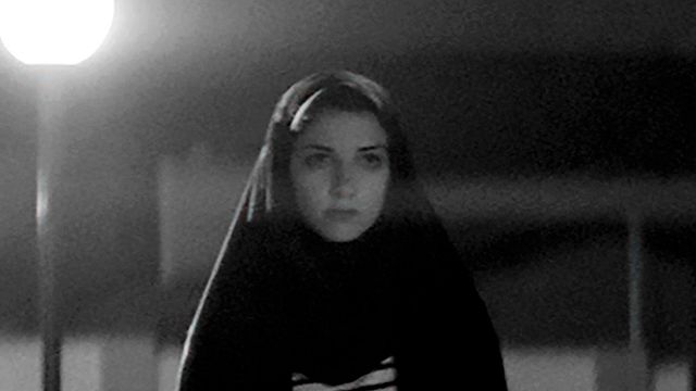 bild aus der news "A Girl Walks Home Alone at Night": Atmosphärischer Trailer zum romantischen Vampir-Horror von Ana Lily Amirpour
