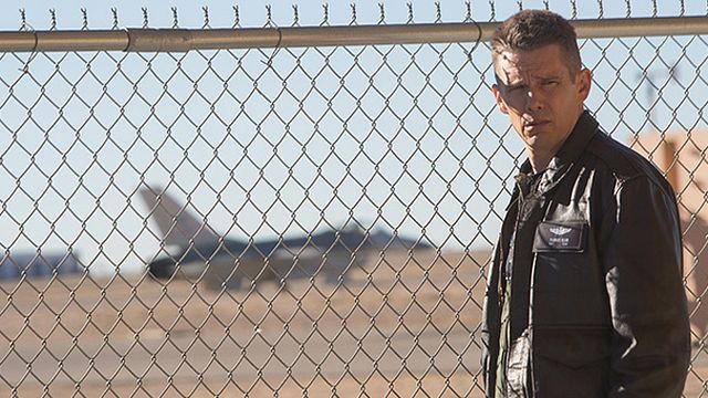 bild aus der news "Good Kill": Deutscher Trailer zum Kriegsfilm mit Ethan Hawke und "X-Men"-Star January Jones