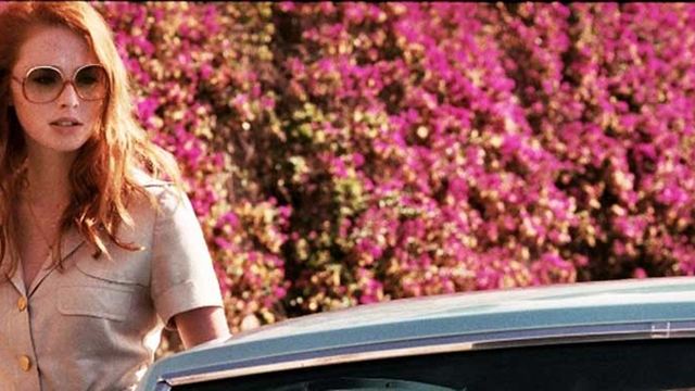 Sex und heiße Karren im ersten Trailer zu "The Lady In The Car With Glasses And A Gun" mit "Nymphomaniac"-Star Stacy Martin