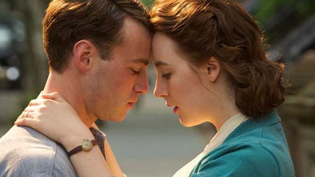 Zwei Männer und zwei Welten: Saoirse Ronan muss sich im neuen Trailer zum potentiellen Oscar-Hit "Brooklyn" entscheiden