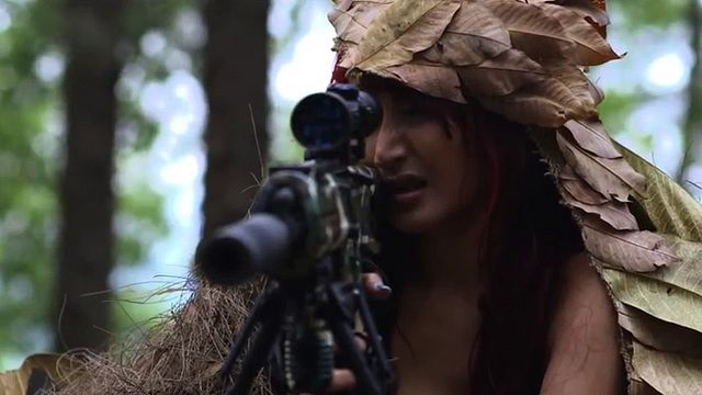 bild aus der news Vom Laufsteg in den Dschungel: Im ersten Trailer zum Actioner "Ten" müssen Models ein entführtes Mädchen retten