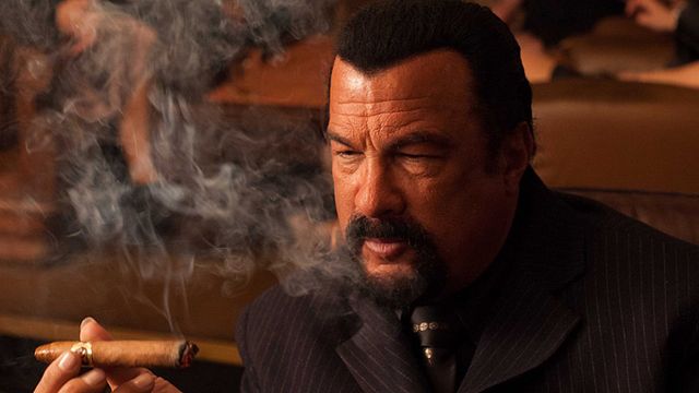 bild aus der news "Attrition": Steven Seagal will nach über 20 Jahren wieder selbst Regie führen