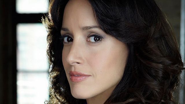 bild aus der news "96 Hours": "Flashdance"-Star Jennifer Beals übernimmt weibliche Hauptrolle in "Taken"-Serie