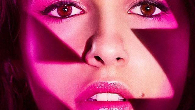 bild aus der news "Power Rangers": Rita Repulsa vs. Gelber Ranger auf neuem Bild und die ganze Heldentruppe auf bunten Figurenpostern